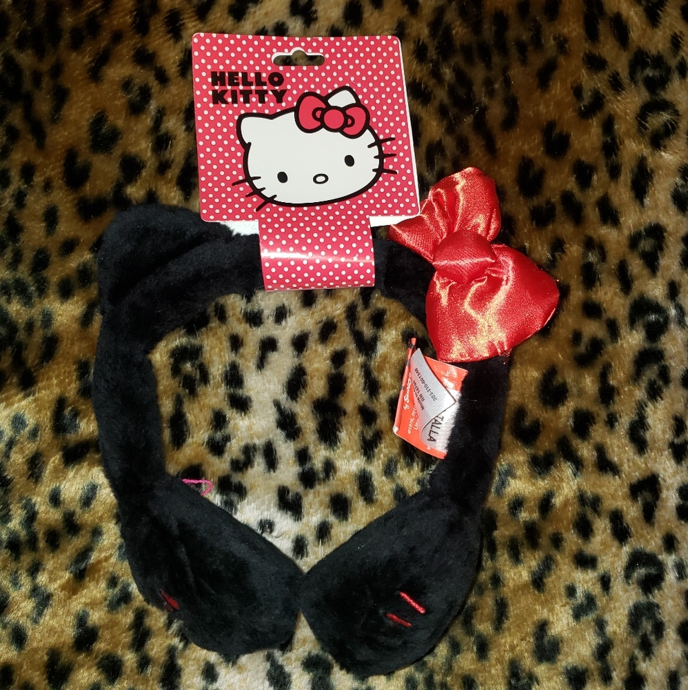 EMBROIDERED Hello Kitty BLACK RED BOW By Sanrio Earmuffs 2010 VTG HOT TOPIC NWT